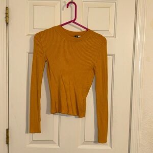Yellow form fitting long sleeve